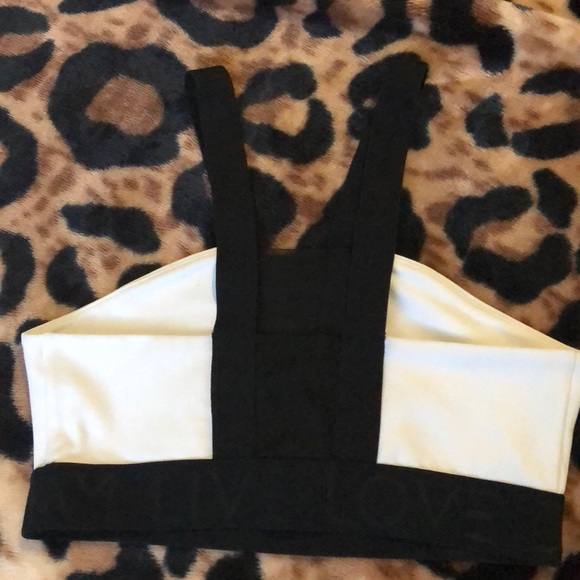 Workout Sports Bra - Picture 2 of 3